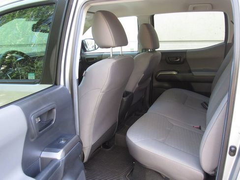 Certified 2022 Toyota Tacoma SR5 RWD image 17