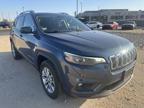 Used 2021 Jeep Cherokee Latitude Lux w/ Comfort/Convenience Group AWD/4WD image 7