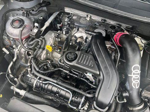 Used 2022 Volkswagen Taos SE w/ Panoramic Sunroof Package image 34