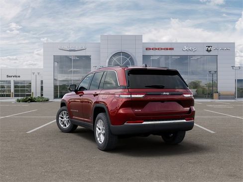 New 2025 Jeep Grand Cherokee Laredo X w/ Luxury Tech Group I image 3