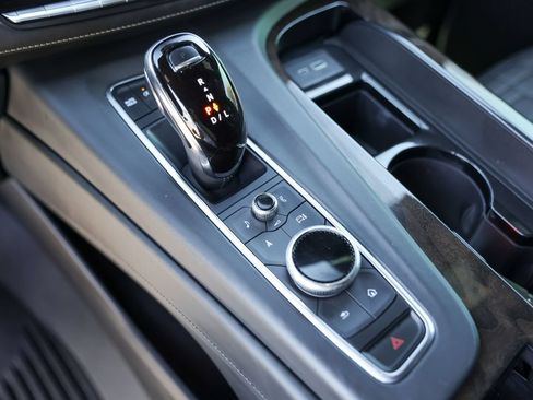 Used 2022 Cadillac Escalade ESV Sport Platinum w/ LPO, Floor Liner Package AWD/4WD image 19