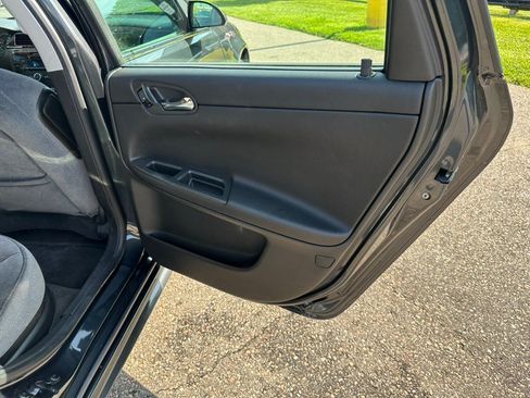 Used 2014 Chevrolet Impala LT w/ LT Sunroof Package FWD image 17