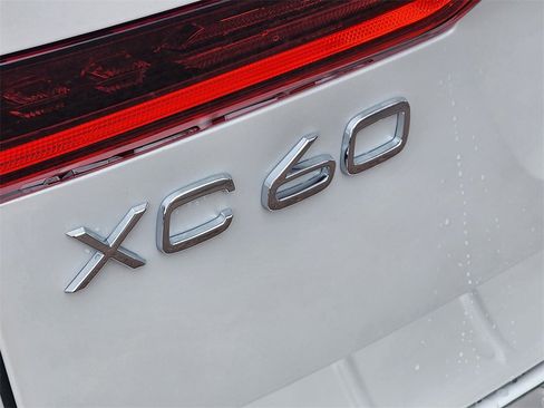 New 2026 Volvo XC60 B5 Ultra w/ Climate Package image 30