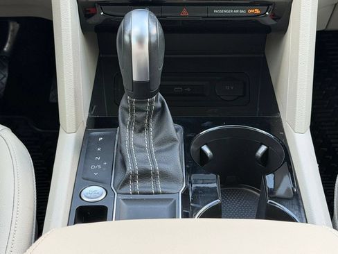 Certified 2023 Volkswagen Atlas SE FWD image 26