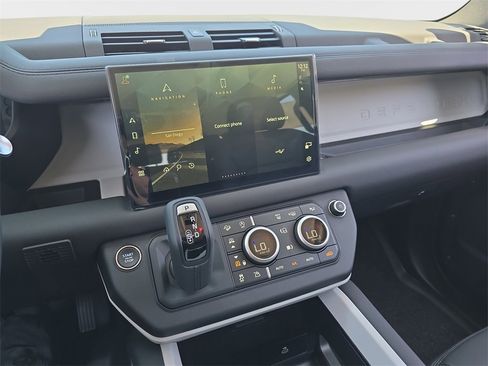 New 2025 Land Rover Defender 130 S image 21