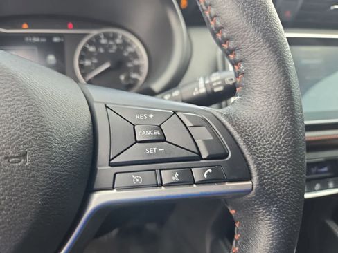 Used 2020 Nissan Kicks SR w/ SR Premium Package FWD image 23