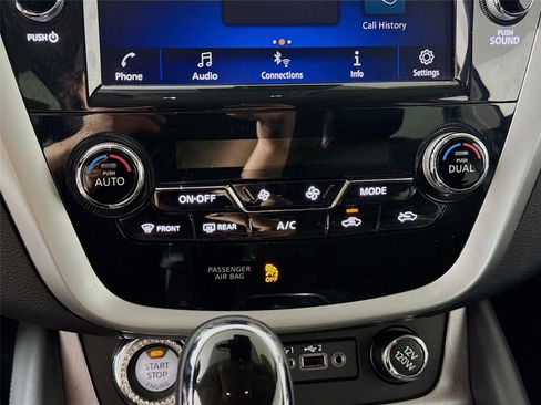 Used 2020 Nissan Murano SV w/ Premium Package image 9