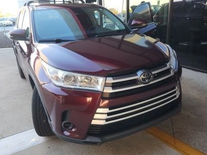 Used 2019 Toyota Highlander LE