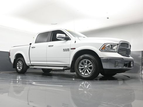 Used 2018 RAM 1500 Laramie w/ Convenience Group AWD/4WD image 26