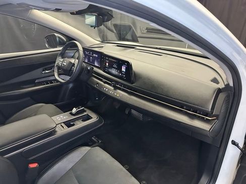 Used 2024 Nissan Ariya AWD image 16