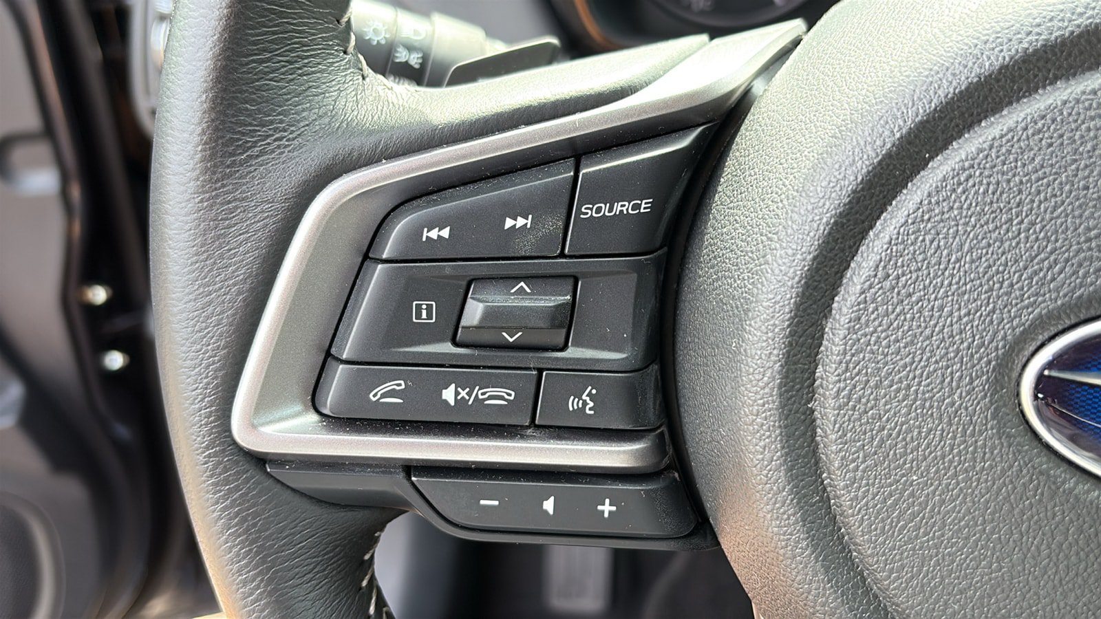 Used 2025 Subaru Legacy Premium AWD/4WD image 12