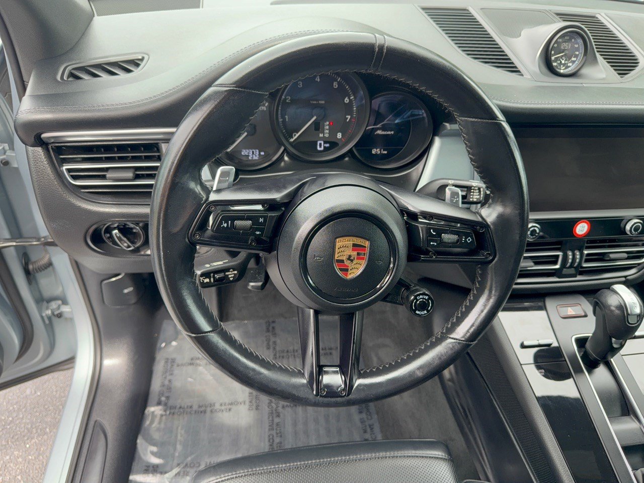 Used 2023 Porsche Macan AWD/4WD image 10