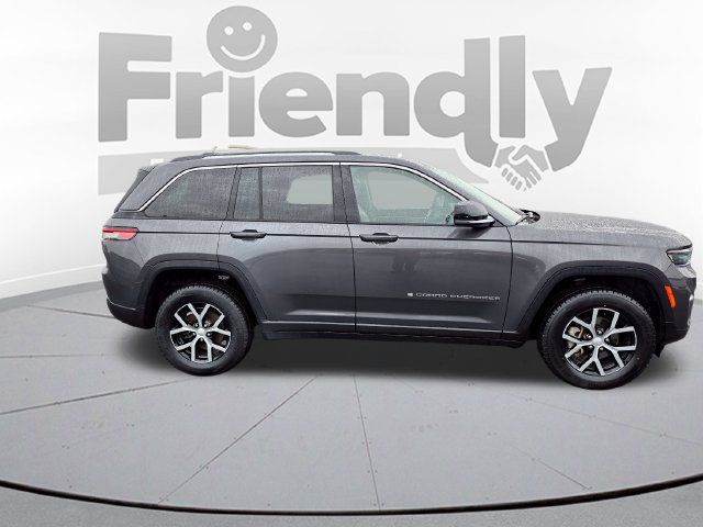 Used 2023 Jeep Grand Cherokee Limited AWD/4WD image 4