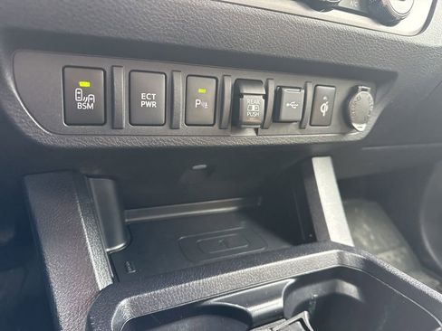 Used 2021 Toyota Tacoma TRD Sport image 25