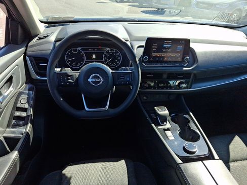 Used 2024 Nissan Rogue SV AWD/4WD image 11