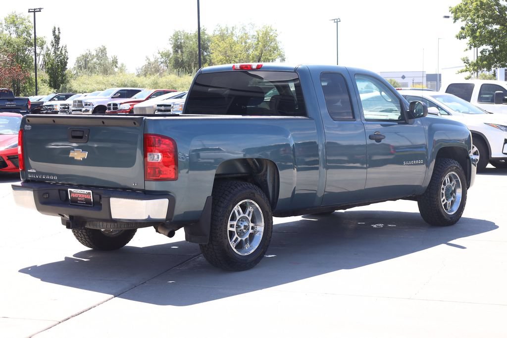 Used 2009 Chevrolet Silverado 1500 LT w/ Power Pack Plus AWD/4WD image 6