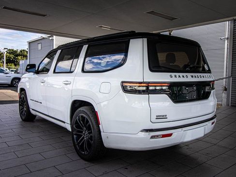 Used 2022 Jeep Grand Wagoneer Series II image 12