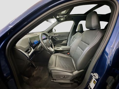 Used 2025 BMW X1 xDrive28i AWD/4WD image 13