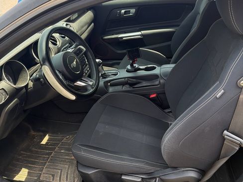 Used 2018 Ford Mustang Coupe RWD image 6