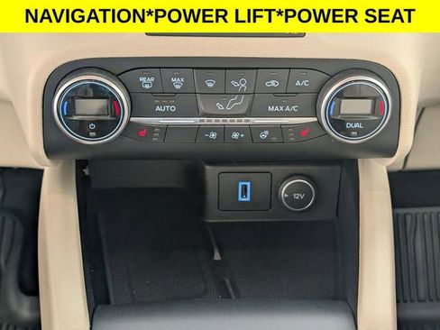 Used 2020 Ford Escape Titanium AWD/4WD image 22