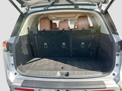 Used 2023 Nissan Pathfinder Platinum w/ Cargo Package AWD/4WD image 28