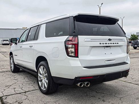 Used 2022 Chevrolet Suburban High Country w/ Max Trailering Package AWD/4WD image 4