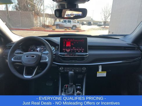 New 2026 Jeep Compass Latitude image 20