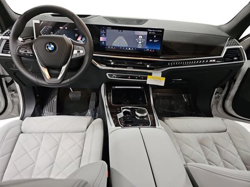 New 2026 BMW X5 xDrive40i image 9