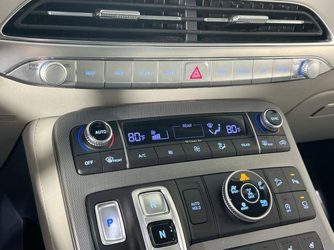 Used 2022 Hyundai Palisade Calligraphy image 16
