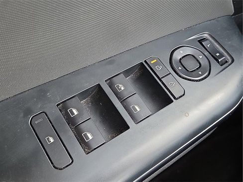 Used 2025 Kia K4 LXS image 19