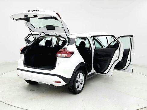 Used 2025 Nissan Kicks Play S FWD image 11