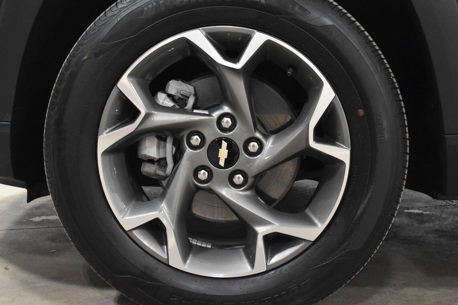 Used 2024 Chevrolet Trax LT w/ Driver Confidence Package FWD image 31