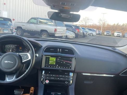 Used 2020 Jaguar F-PACE Checkered Flag image 7