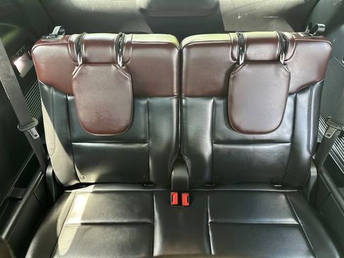 Used 2020 Ford Explorer Platinum w/ Premium Technology Package AWD/4WD image 20