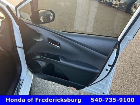 Used 2022 Toyota Prius FWD image 13