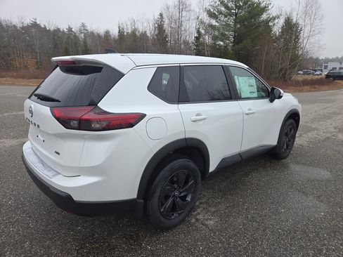 New 2026 Nissan Rogue SV image 7