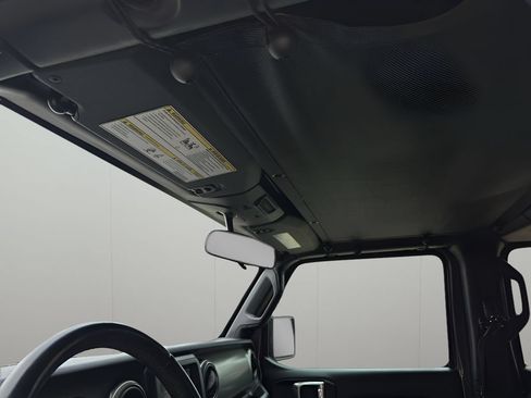 Used 2018 Jeep Wrangler Unlimited Sport S AWD/4WD image 24