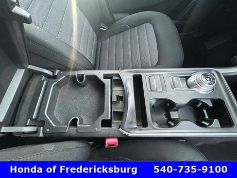 Used 2022 Ford Edge SE w/ Black Appearance Package image 23