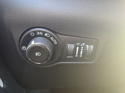 New 2026 Jeep Compass Limited image 11