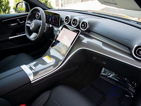 Used 2025 Mercedes-Benz C 300 4MATIC Sedan image 21