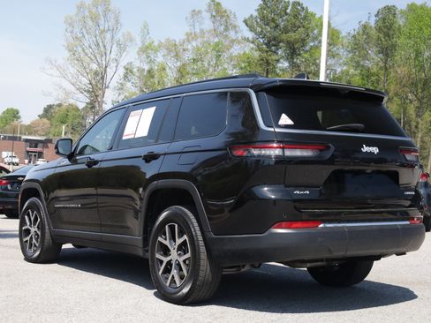 Used 2024 Jeep Grand Cherokee L Limited w/ Luxury Tech Group II image 3