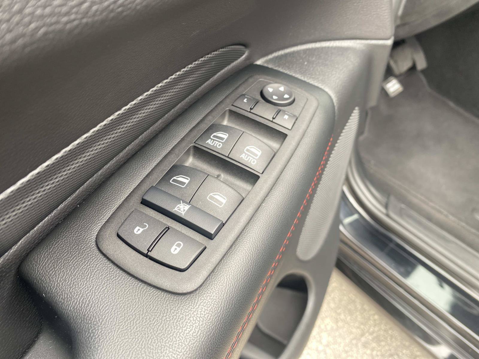 Used 2025 Dodge Durango GT RWD image 22