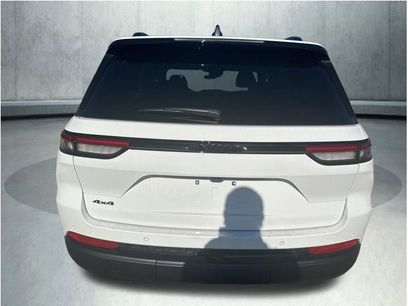 New 2025 Jeep Grand Cherokee Altitude w/ Trailer Tow Package