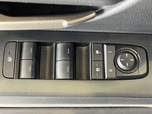 Used 2024 Toyota Tacoma TRD Off-Road AWD/4WD image 16