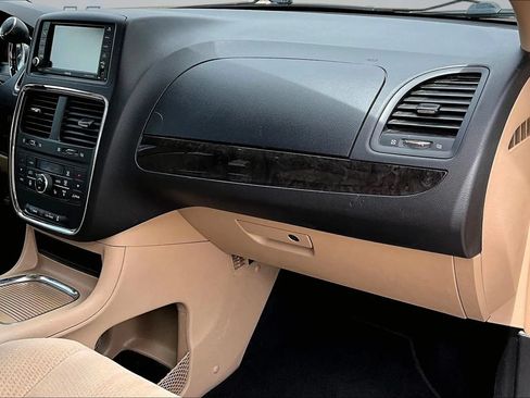 Used 2013 Dodge Grand Caravan Crew w/ Driver Convenience Group FWD image 26