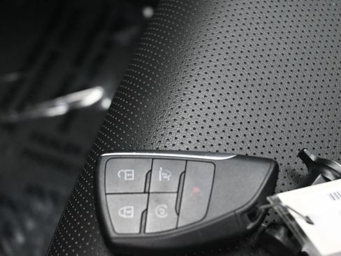 Used 2024 Buick Envision Preferred AWD/4WD image 28