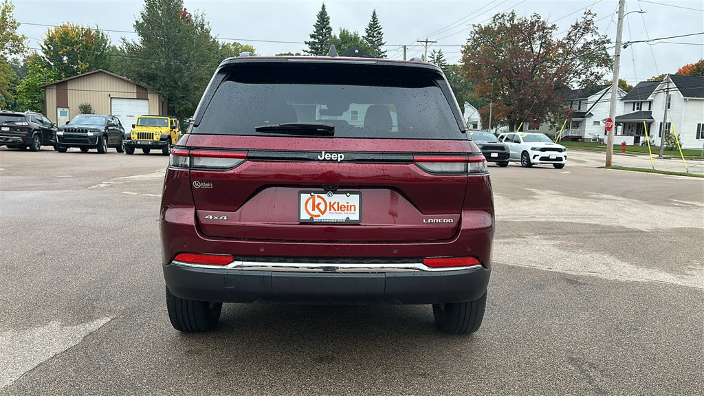 Used 2025 Jeep Grand Cherokee Laredo w/ Luxury Tech Group I AWD/4WD image 7