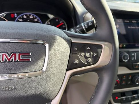 Used 2024 GMC Terrain Denali w/ Denali Premium Package AWD/4WD image 8