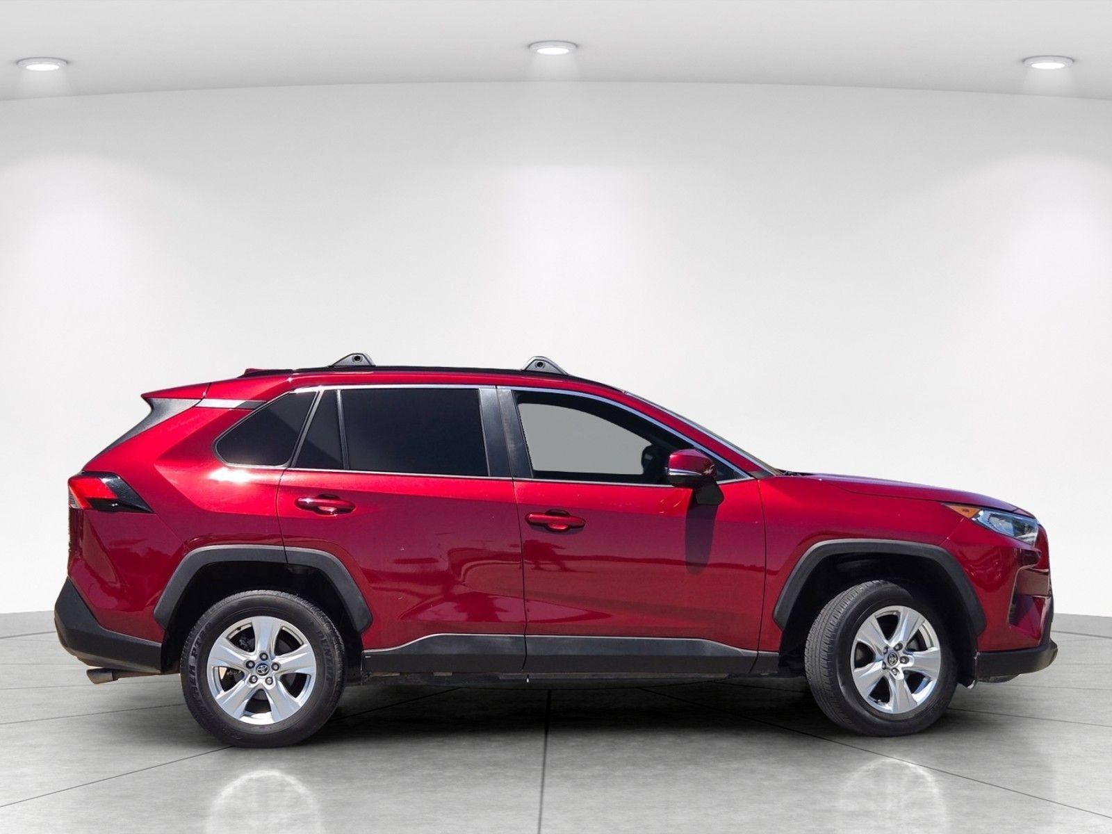 Used 2021 Toyota RAV4 XLE w/ XLE Grade Weather Package AWD/4WD image 3