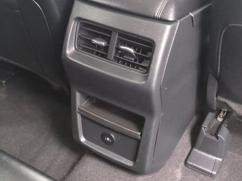 Used 2024 Ford Edge SEL AWD/4WD image 18